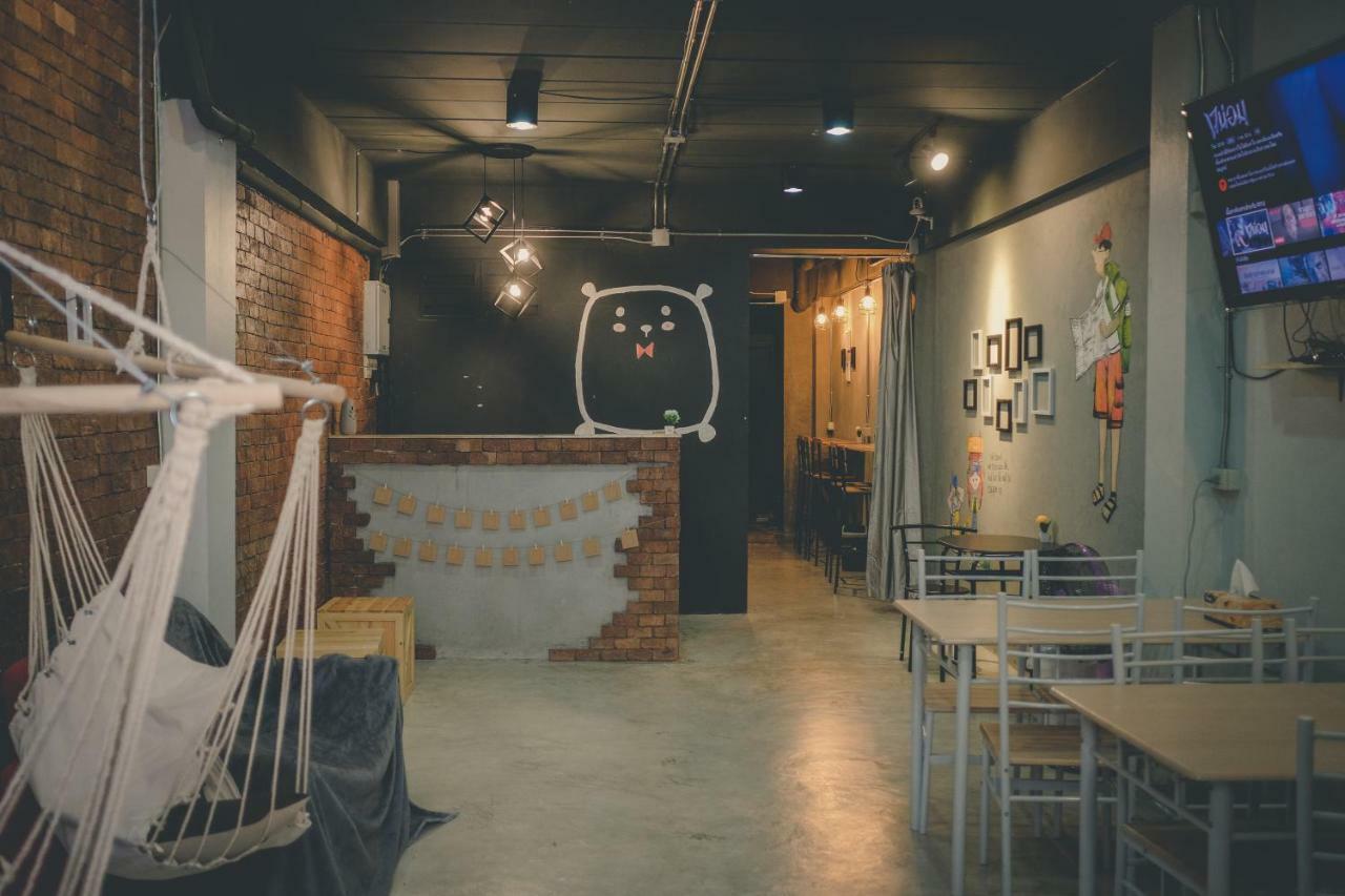 The Beds Ever Hostel (Adults Only) Bangkok Bagian luar foto